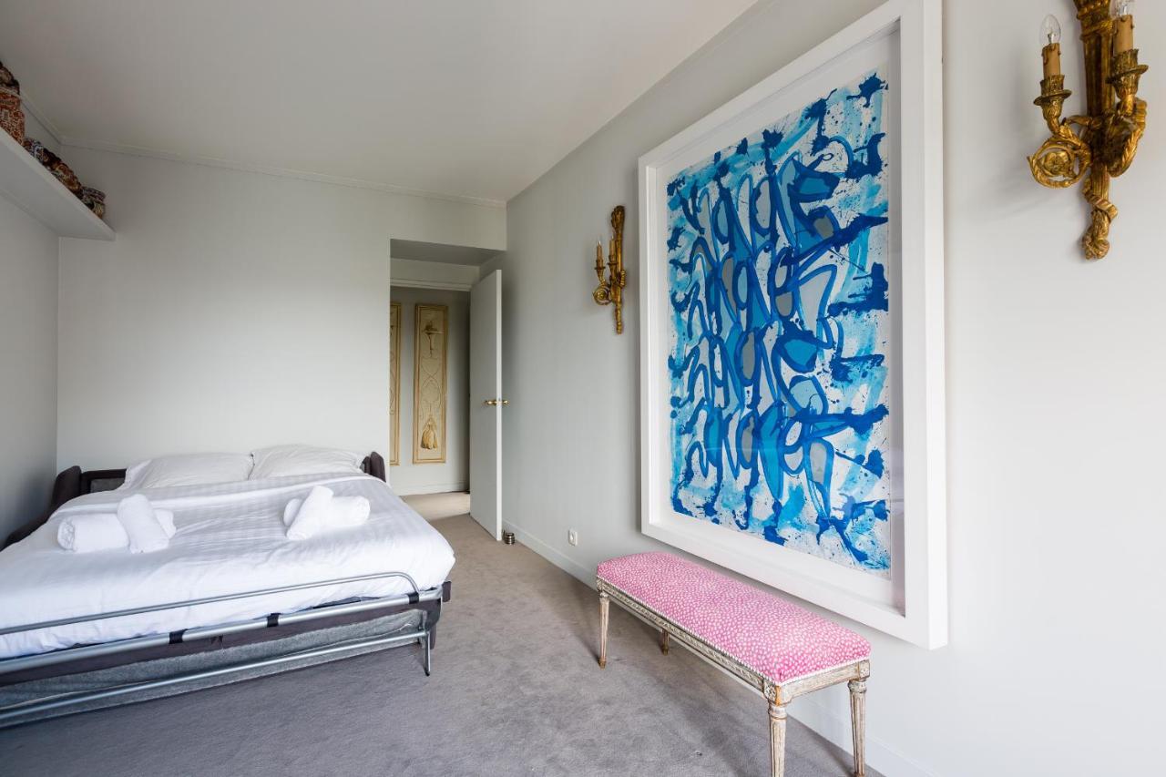 Veeve - Steps From The Eiffel Tower Apartment ปารีส ภายนอก รูปภาพ