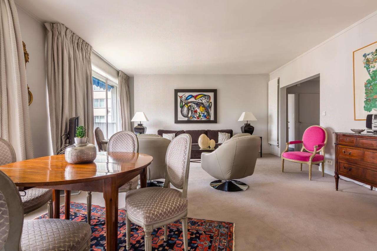 Veeve - Steps From The Eiffel Tower Apartment ปารีส ภายนอก รูปภาพ